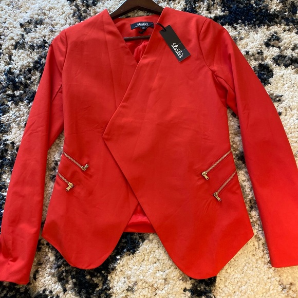 Lulu’s beautiful red blazer! - Picture 2 of 2